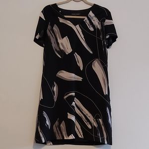 Black/neutral shift dress